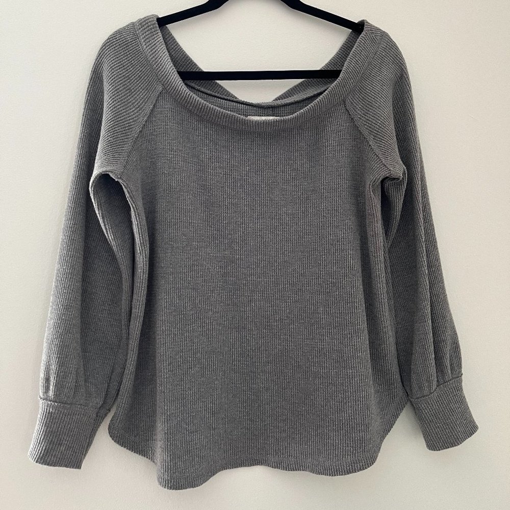 Abercrombie & Fitch Gray Off-Shoulder Top